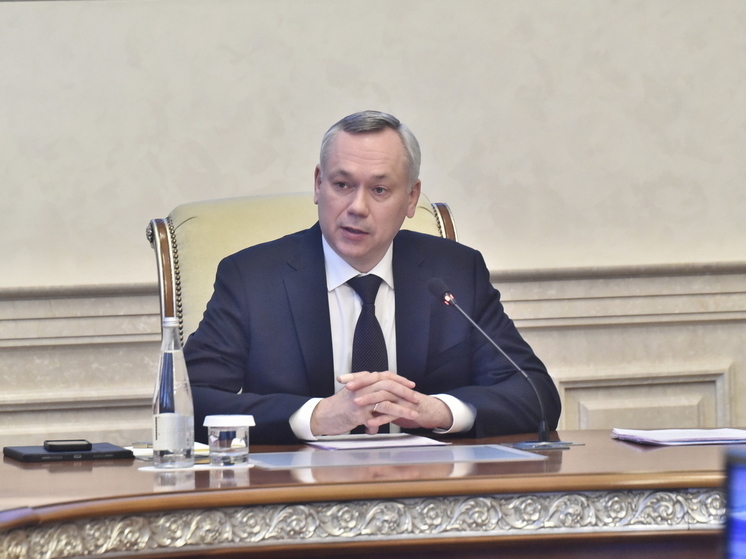Губернатор Травников назвал безналичный расчет приоритетным в общественном транспорте