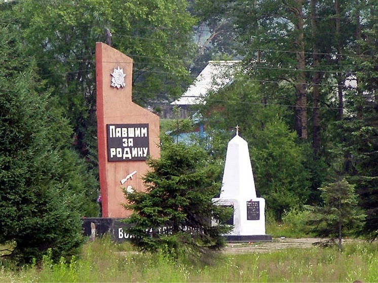 В Бурятии у Байкала решают судьбу ветхого памятника павшим в годы войны
