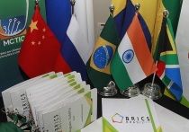 Посол Шри-Ланки в России Джанита Лиянаге рассказала, что страна хотела бы в ближайшее время присоединиться к БРИКС+