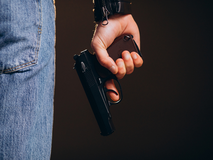 Жители Петрозаводска устроили разборку с битами и травматом