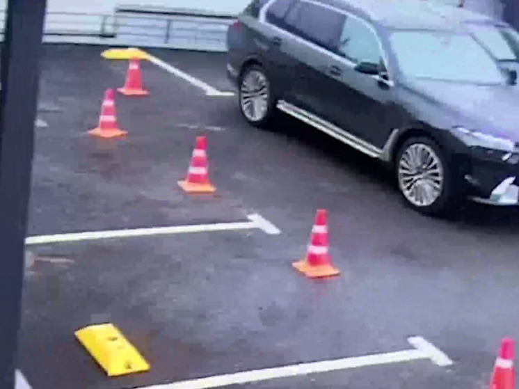 Девушка «променяла» мужа-ресторатора на прокурора ради парковки во Владивостоке