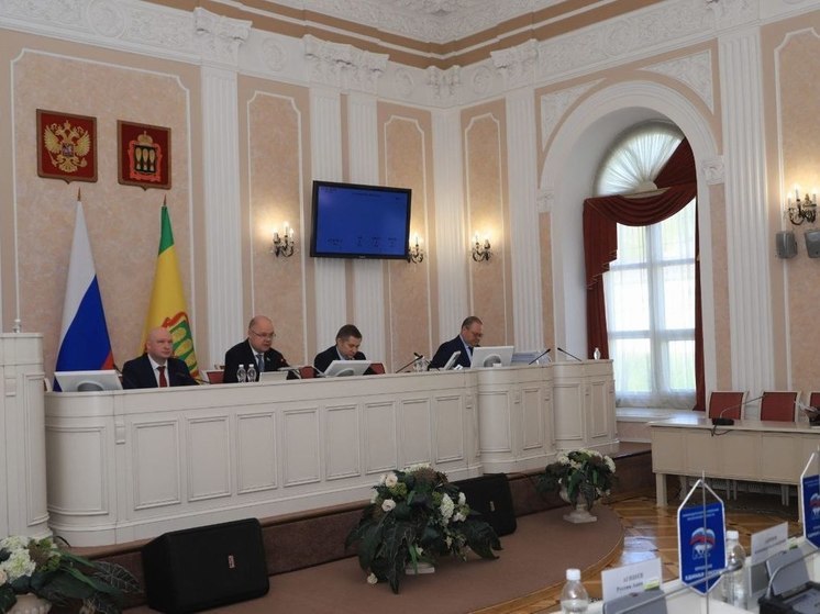 Председатель Заксобра Пензенской области отметил рекордное число вопросов, рассмотренных в рамках 17-й сессии