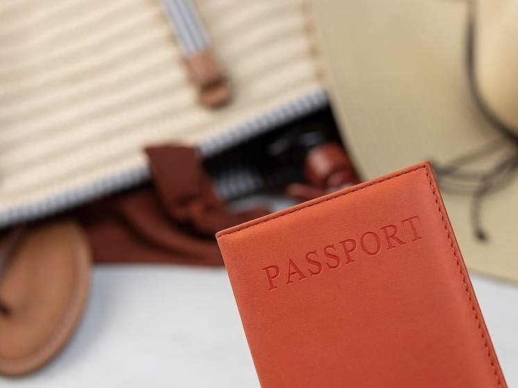 Мигрант купил ребенку фальшивый паспорт, чтобы перевезти его в Томск