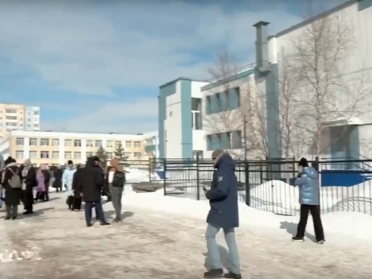 На Ямале эвакуировали учащихся двух школ из-за угрозы теракта
