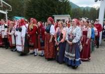 В Алтайском крае обсудили ход подготовки ко всероссийскому фестивалю традиционной культуры «День России на Бирюзовой Катуни», который пройдет с 8 по 12 июня в Алтайском крае в 12-й раз. Мероприятие становится популярным у туристов, что положительно влияет на экономику региона.