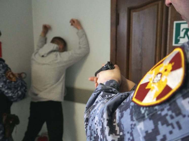 Росгвардейцы Псковской области показали мастерство задержания преступников