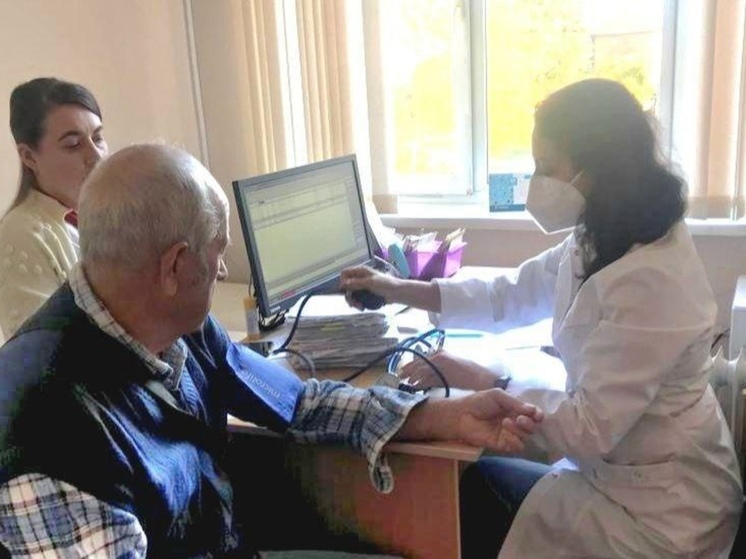 В Темрюкском районе пациентов «серебряного» возраста примут краевые специалисты
