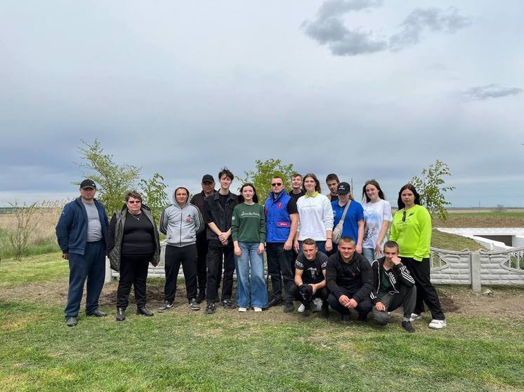Молодёжь Запорожской области провела акцию «Сад Памяти» в Мордвиновке