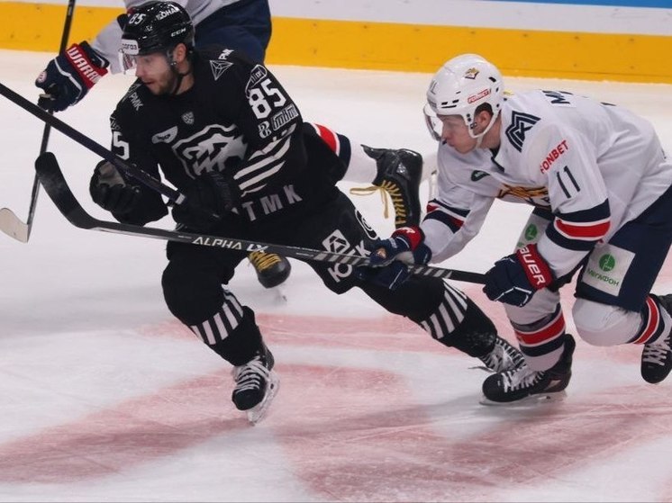 Двукратный олимпийский чемпион по хоккею Вячеслав Фетисов считает, что уральские хоккейные команды в этом чемпионате доказали, что хоккей может развиваться не только в столицах.