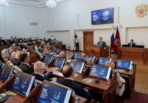 В рамках 30-ой сессии алтайского парламента глава региона Виктор Томенко представил отчет о работе правительства за 2023-ий год