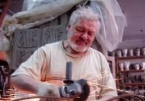 Сегодня, 25 апреля, скульптору Эдуарду Владимировичу Барсегову присвоено звание «Почетный гражданин города Владивостока» за его значительный вклад в развитие культурного наследия дальневосточной столицы