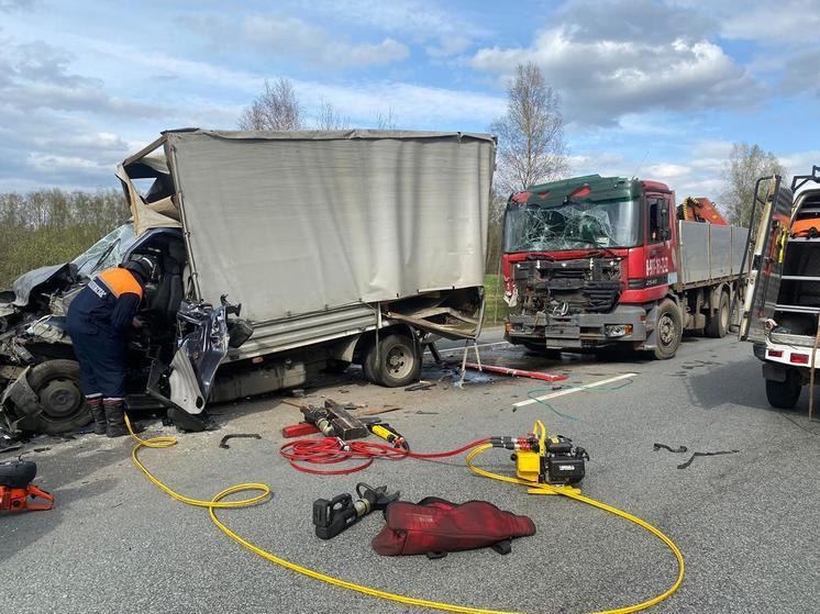 В округе Чехов произошло ДТП с участием 3 грузовиков