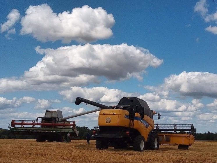 В Тульской области в сельском хозяйстве задействованы более 2 тысяч тракторов