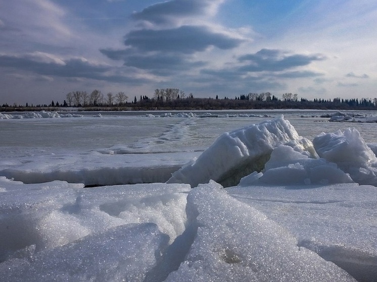В Архангельске ограничат судоходство в период прохождения основного ледохода
