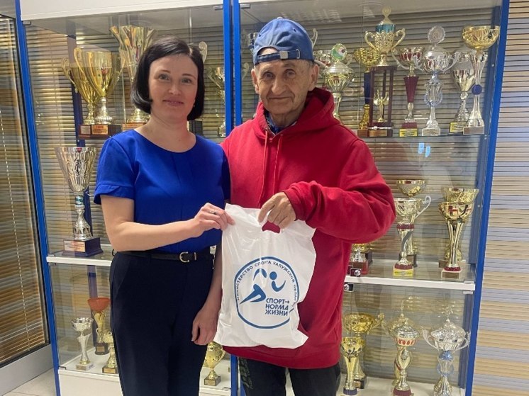 Сверхмарафон «Бег Счастья» в Череповце выиграл 75-летний житель Калуги