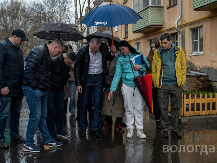 Отремонтированный в прошлом году двор в Вологде на улице Горького, 123 переделают