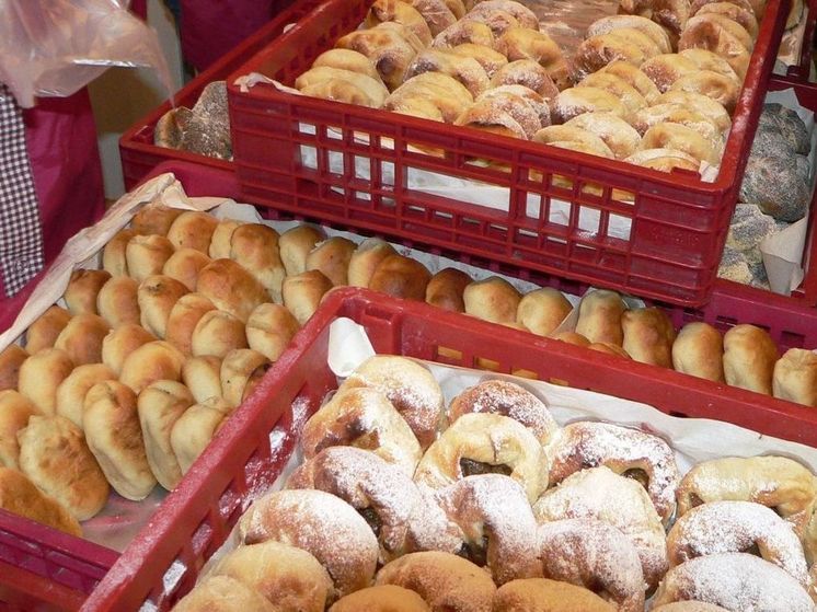 Пирожок со стеклом купила жительница Наро-Фоминска в супермаркете