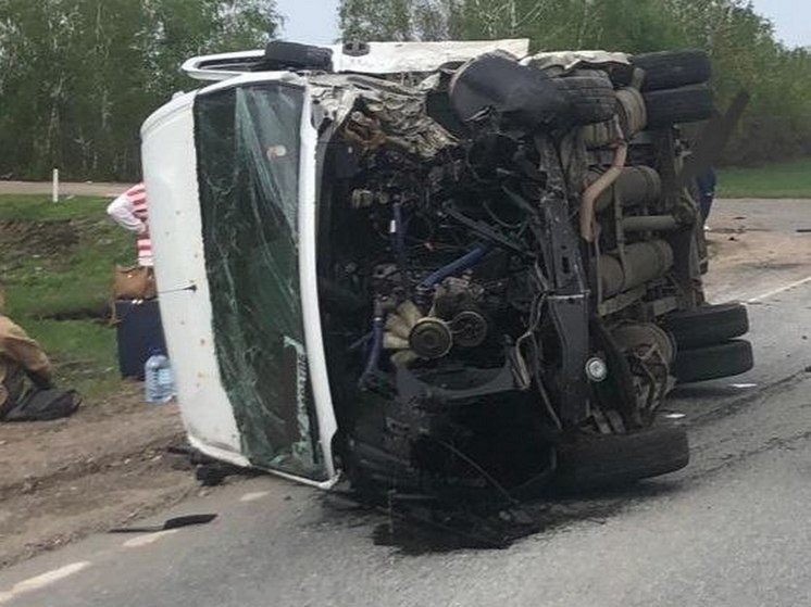 Шесть человек пострадали в ДТП с автобусом под Саратовом