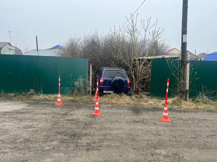 В Тюменской области мужчина посадил за руль ребенка и получил травму и штраф ГИБДД