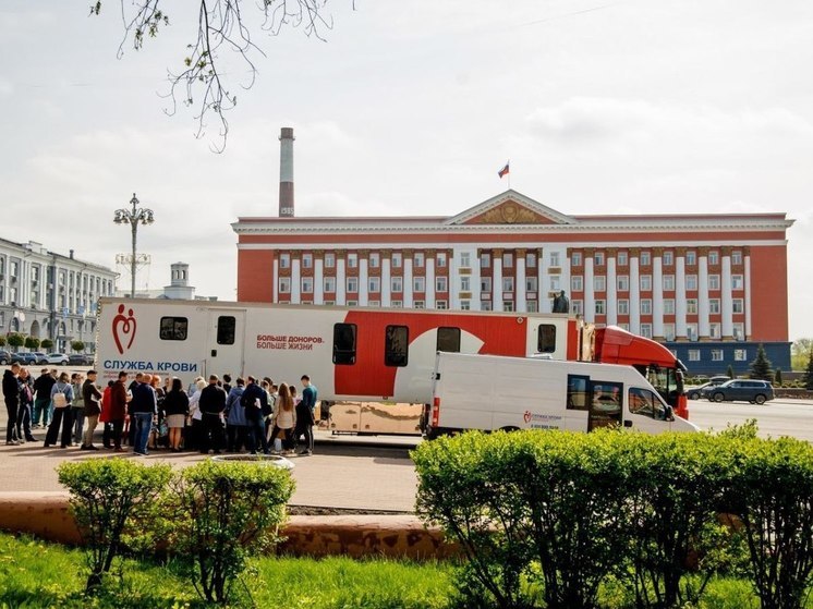 В Курске 25 апреля мобильный комплекс переливания крови посетили более 70 курян