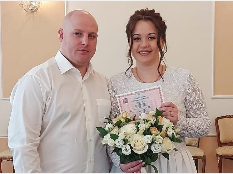 В «красивую» дату апреля в Смоленске заключили браки 19 пар