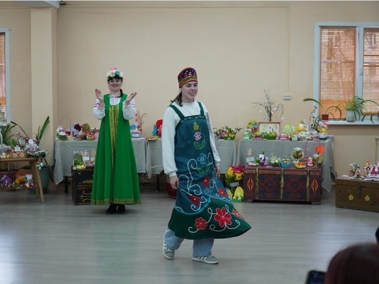 В Смоленске молодежь ознакомилась с обычаями и обрядами народного праздника