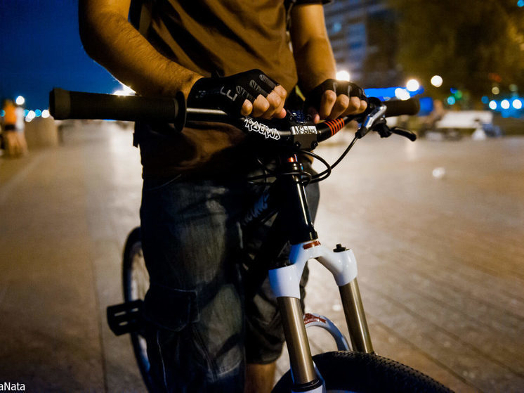 В Астраханской области мотоциклист сбил велосипедиста