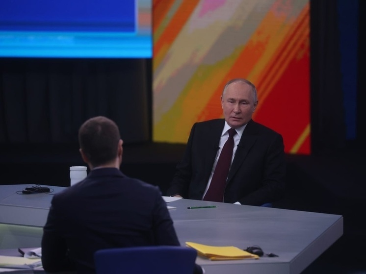 Путин: нам всем следует поблагодарить жителей Донбасса и Новороссии за их мужество и долготерпение