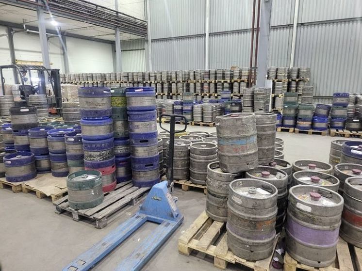 На складе в Новосибирске нашли 16 тысяч тонн нелегального пива