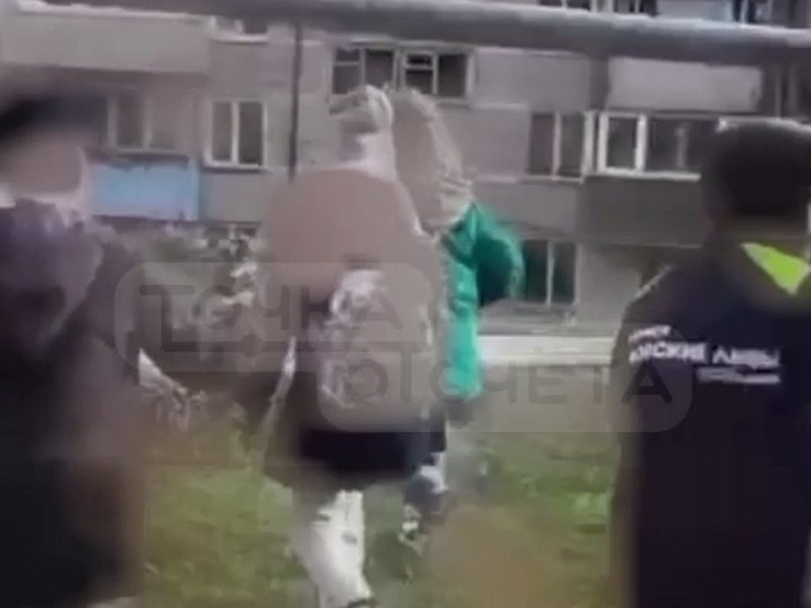 Издевавшийся над девочками сахалинский школьник держит в страхе детей 2 года