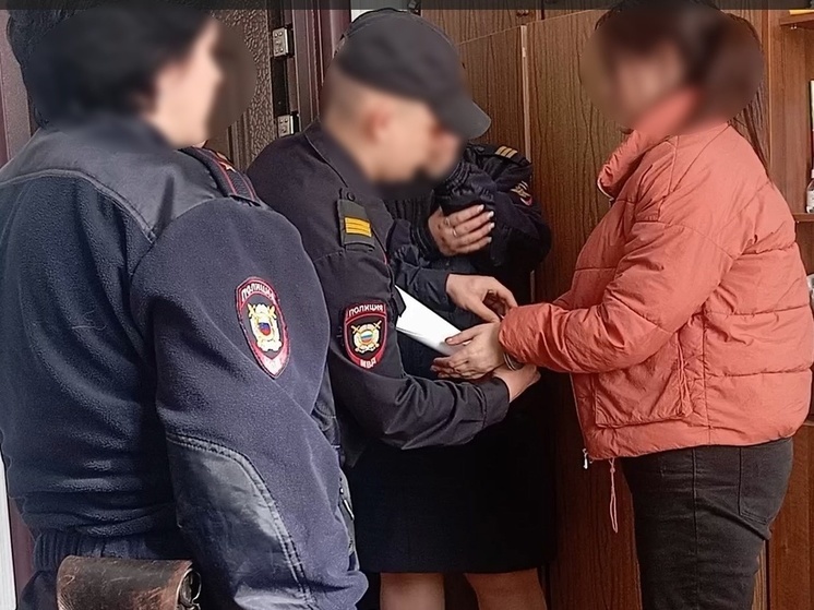 В Орловской области в городе Дмитровск под стражу заключили женщину, которую подозревают в мошенничестве