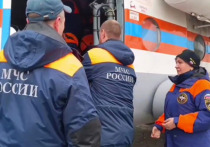 Региональные спасатели МЧС ищут двух пропавших мужчин, которые отправились на лодке в море и перестали выходить на связь. 