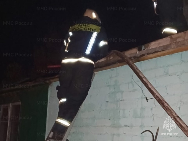 Замыкание электропроводки привело к пожару в Знаменском районе