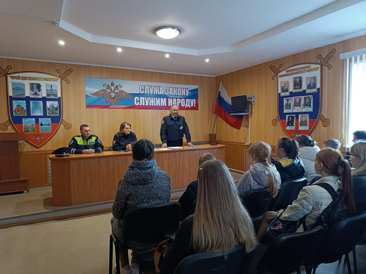 Орловских школьников познакомили с работой полицейских