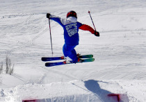Захватывающие соревнования по фристайлу, завершившие программу Полярной Олимпиады 2024, состоялись на склоне Кировской спортивной школы олимпийского резерва по горнолыжному спорту.