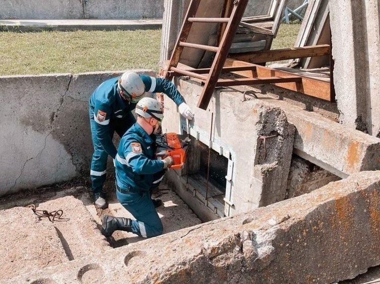 В Курске АСС отработала действия при падении беспилотника на жилой дом