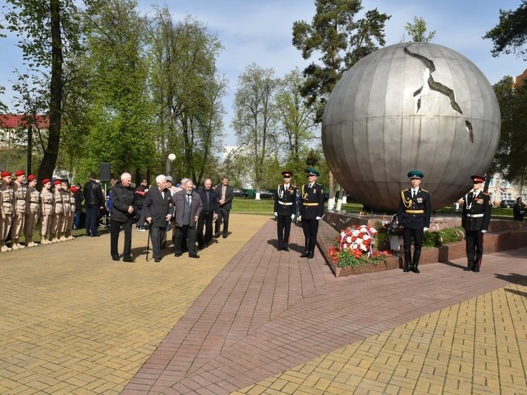 У Памятника жертвам аварии на ЧАЭС в Брянске прошел митинг