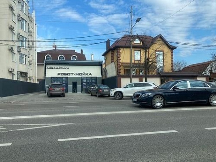 Жители Краснодара возмущены соседством с круглосуточной автомойкой