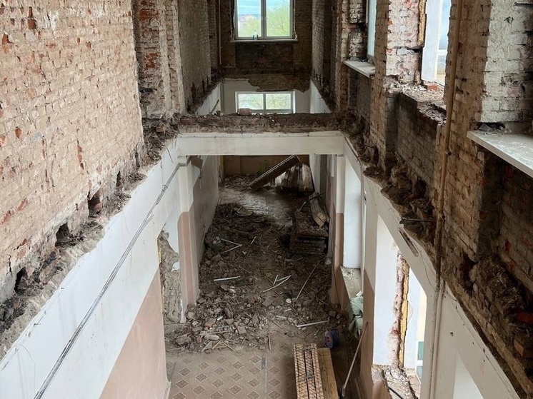 Капитальный ремонт в 28-ой Смоленской школе в полном разгаре