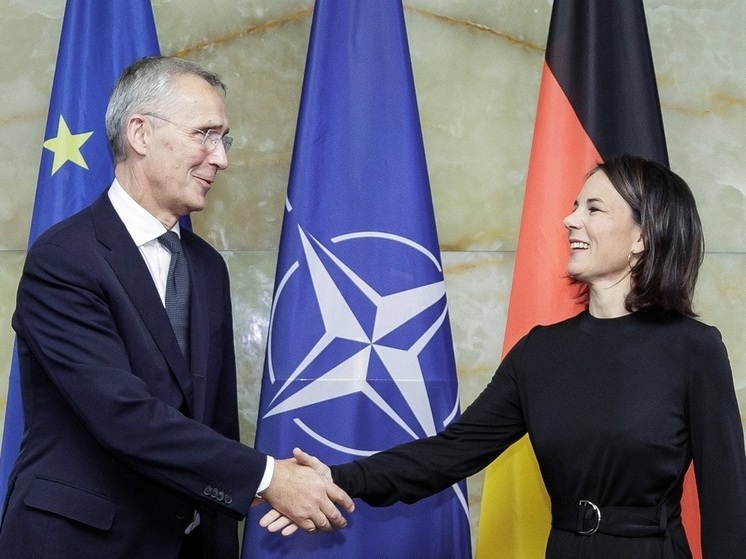Bild: глава МИД ФРГ Бербок провела секретную встречу с генсеком НАТО Столтенбергом
