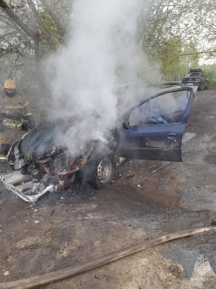 Машина сгорела в Канавинском районе Нижнего Новгорода