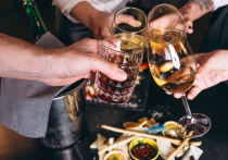 В майские праздники много спиртного не только у алкоголиков, но и у тех, кто употребляет не так много