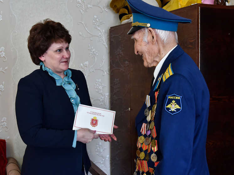 В Тульской области ветераны ВОВ начали получать подарки к 9 мая
