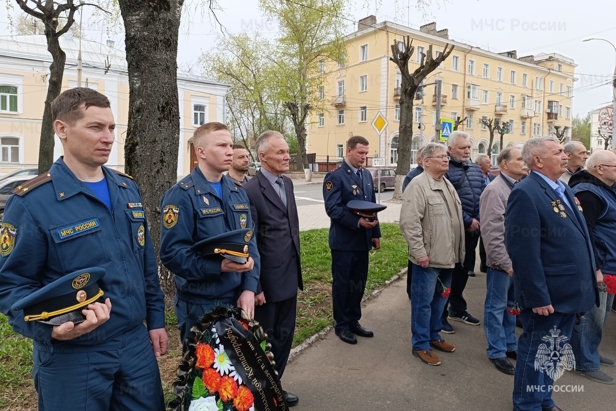 Владимирцы отдали дань памяти погибшим на Чернобыльской АЭС - МК Владимир