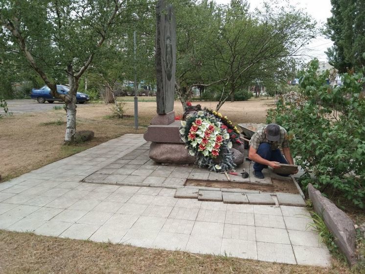 В прифронтовой Новой Каховке активно благоустраивают парки и скверы