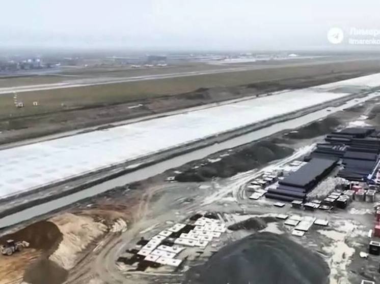 Новая взлетно-посадочная полоса аэропорта Южно-Сахалинска готова на 80%