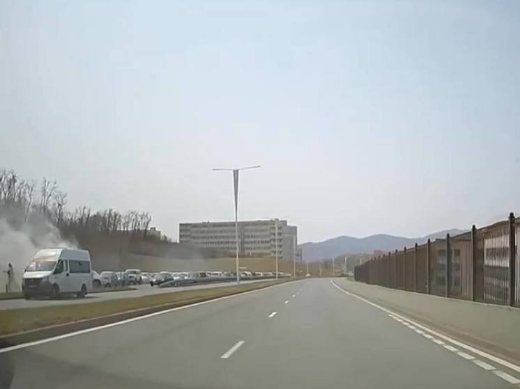 TFR: a regular bus with passengers caught fire in Primorye