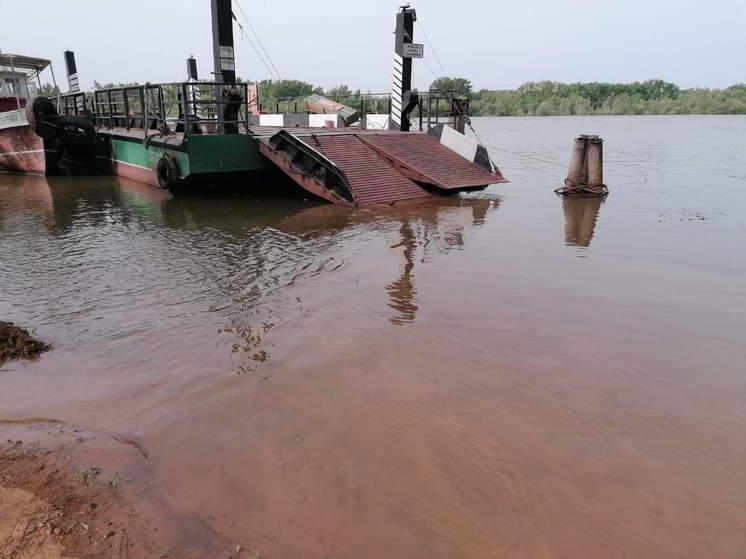 В Астраханской области из-за паводка вышла из строя паромная переправа