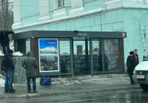 Остановка «Почта» в Кировске Мурманской области – одна из самых загруженных в городе. Муниципалитет принял решение заменить павильон на более вместительный, увеличенной площади.