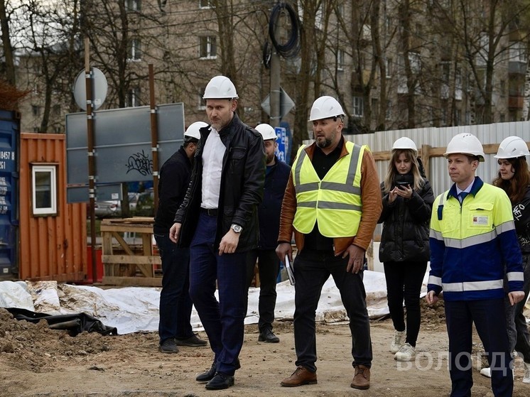 Ход ремонта моста на улице Можайского в Вологде проверил и.о. мэра Андрей Накрошаев